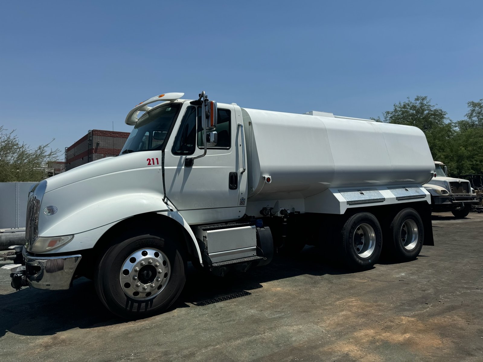 2016 INTERNATIONAL WATER TRUCK 