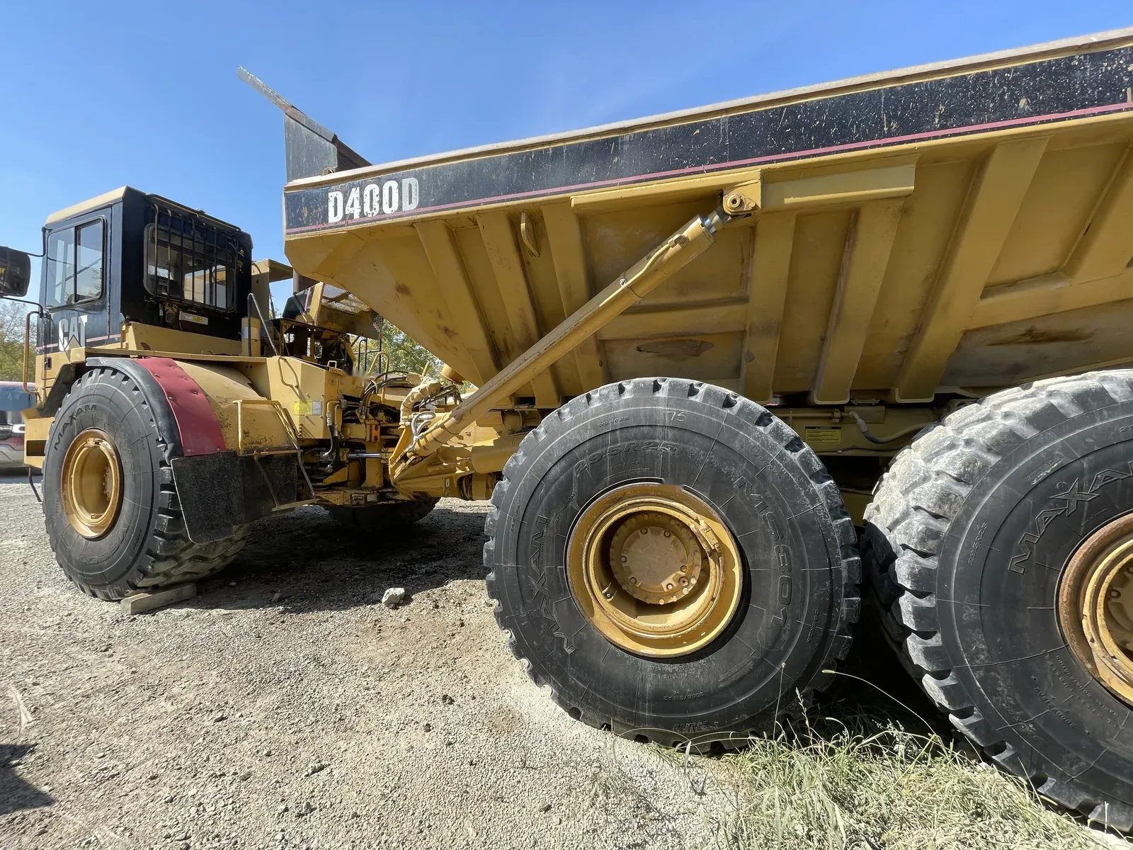 1993 CATERPILLAR  D400D BH-08 