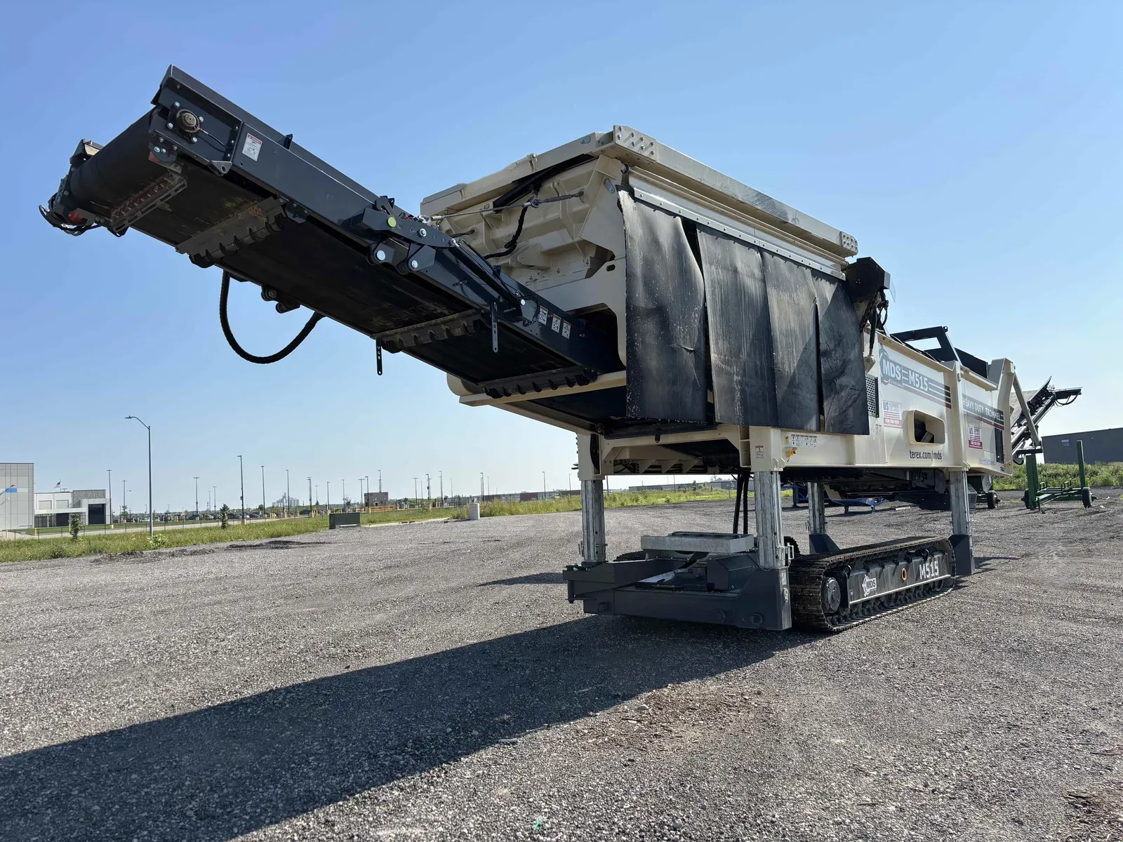 2025 MDS M515 