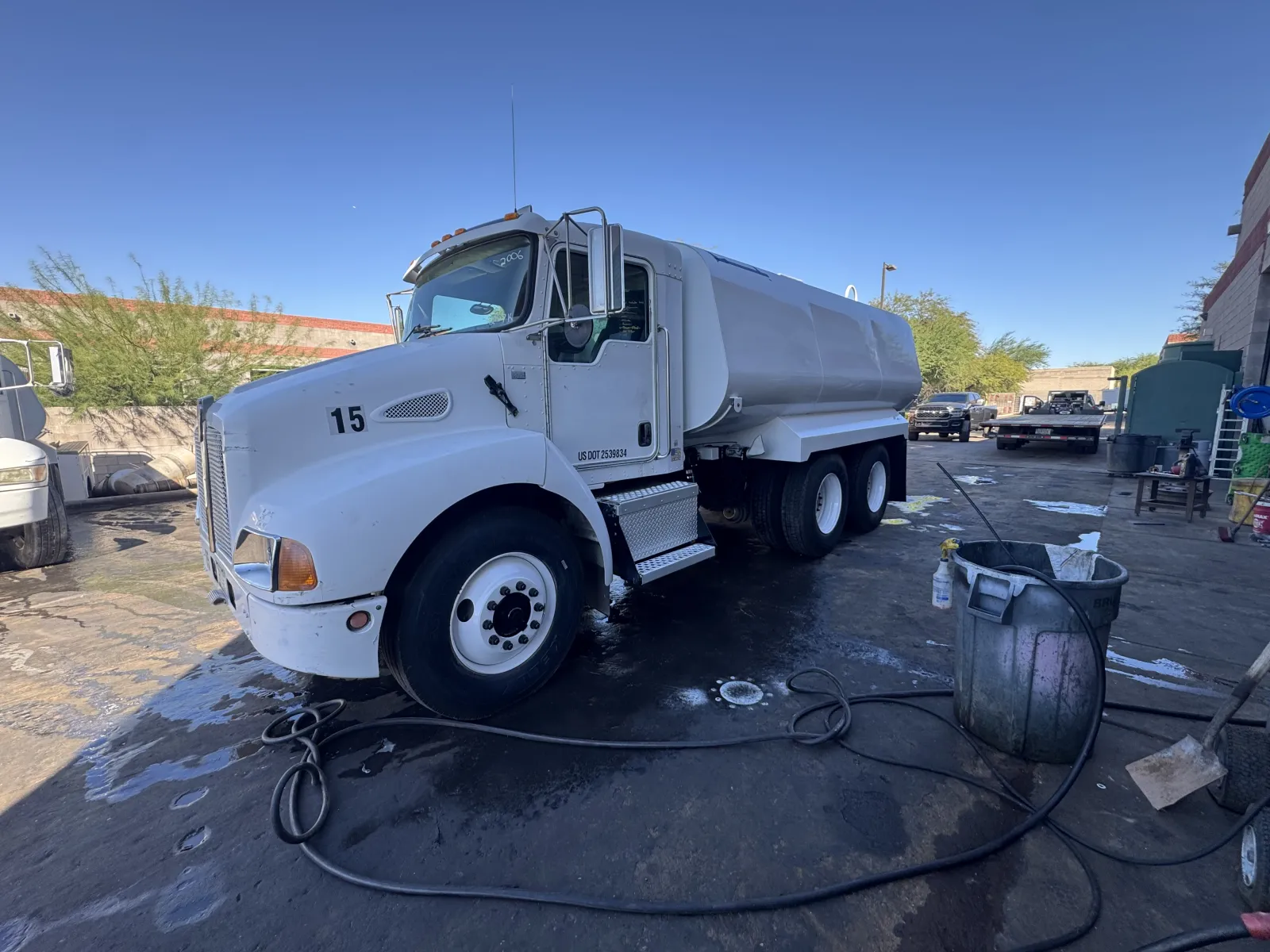 2006 KENWORTH T300 