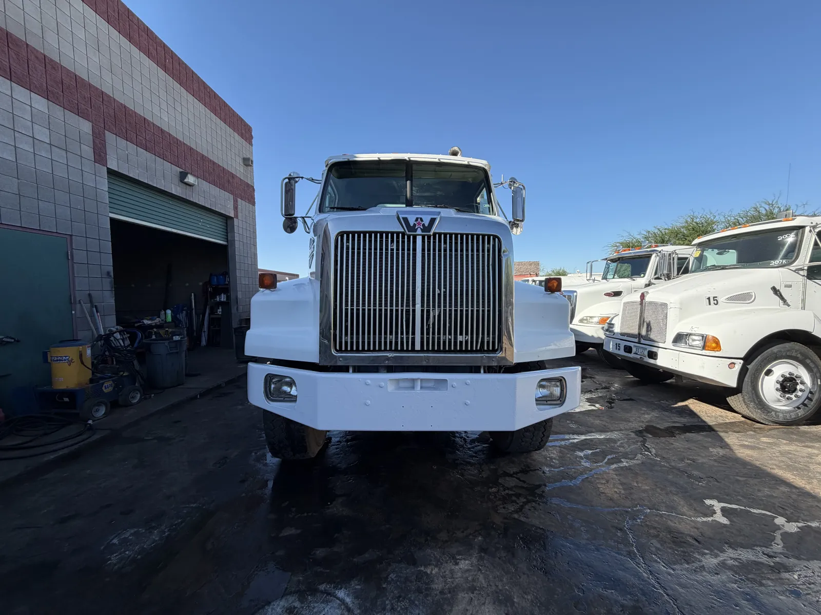 2006 WESTERN STAR WATER TRUCK 