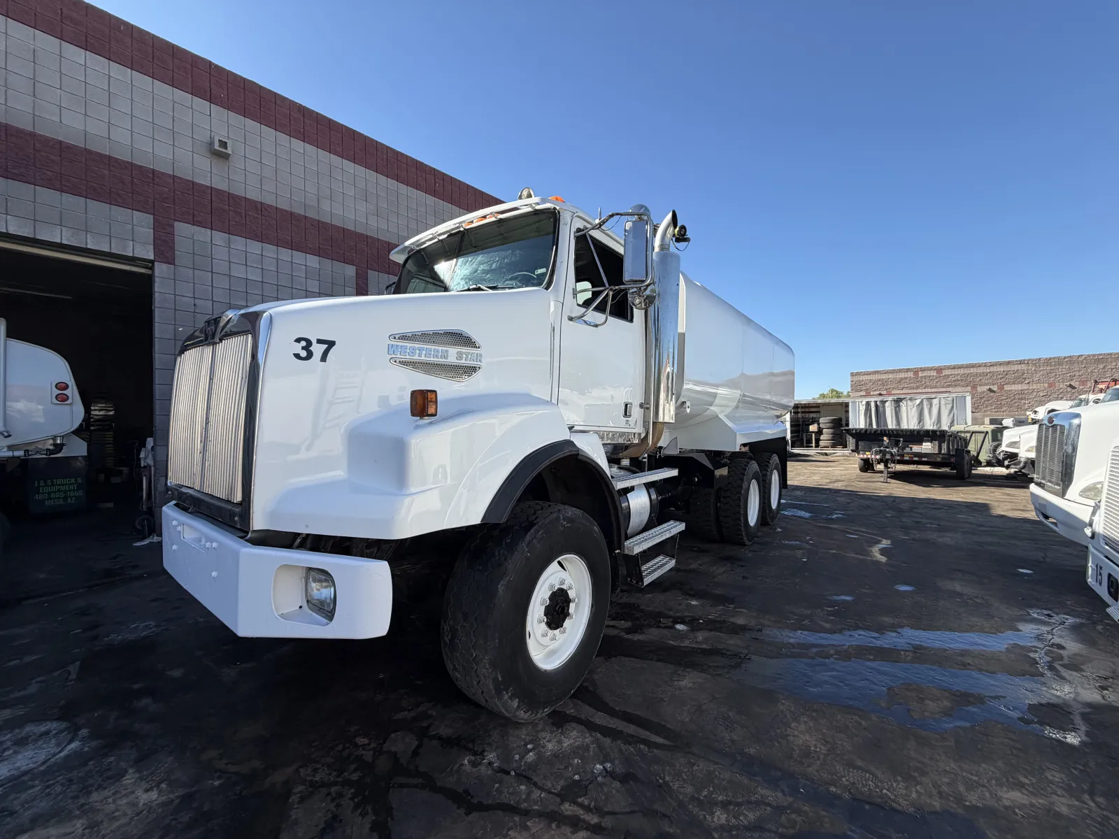 2006 WESTERN STAR WATER TRUCK 