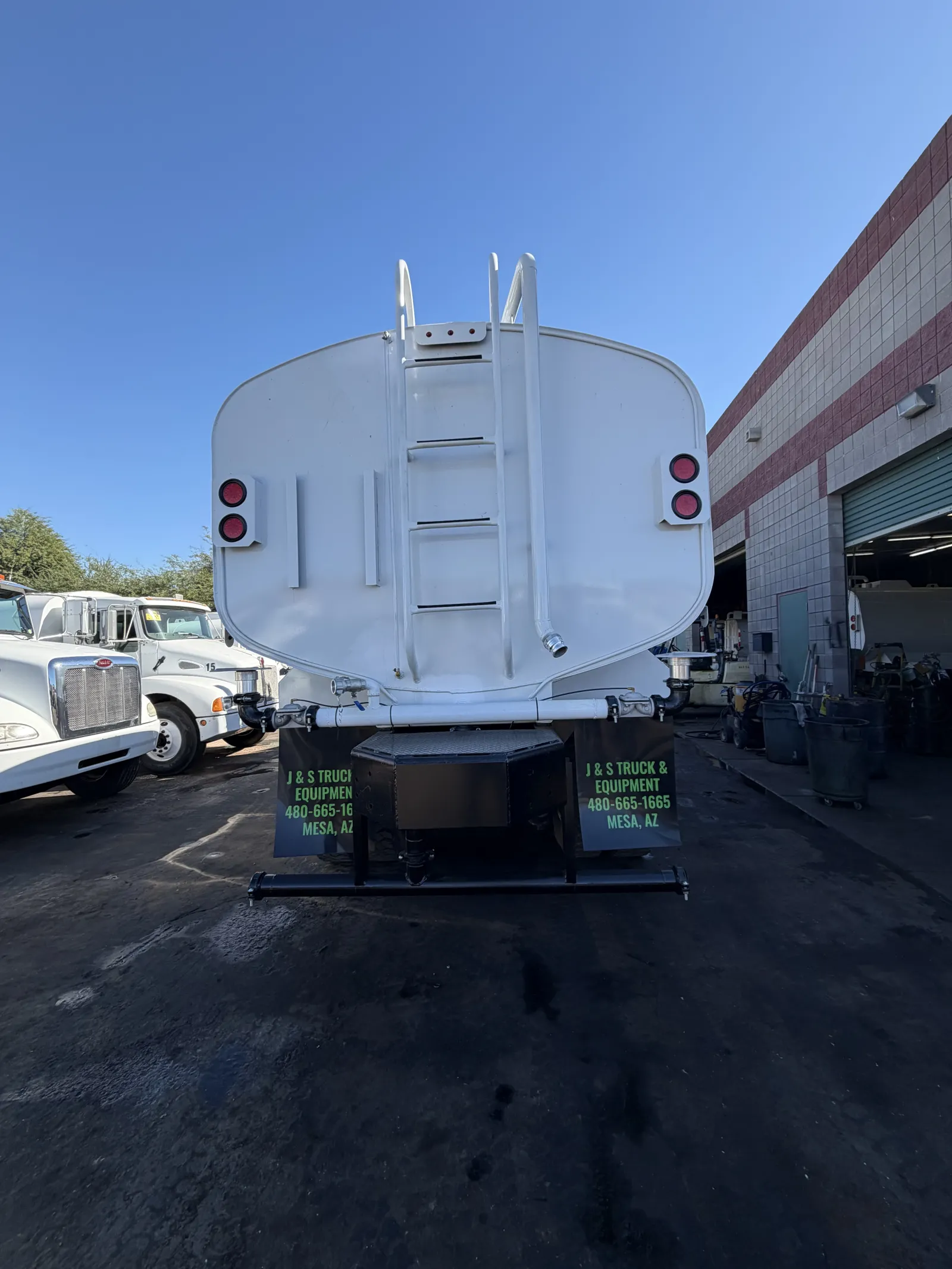 2006 WESTERN STAR WATER TRUCK 