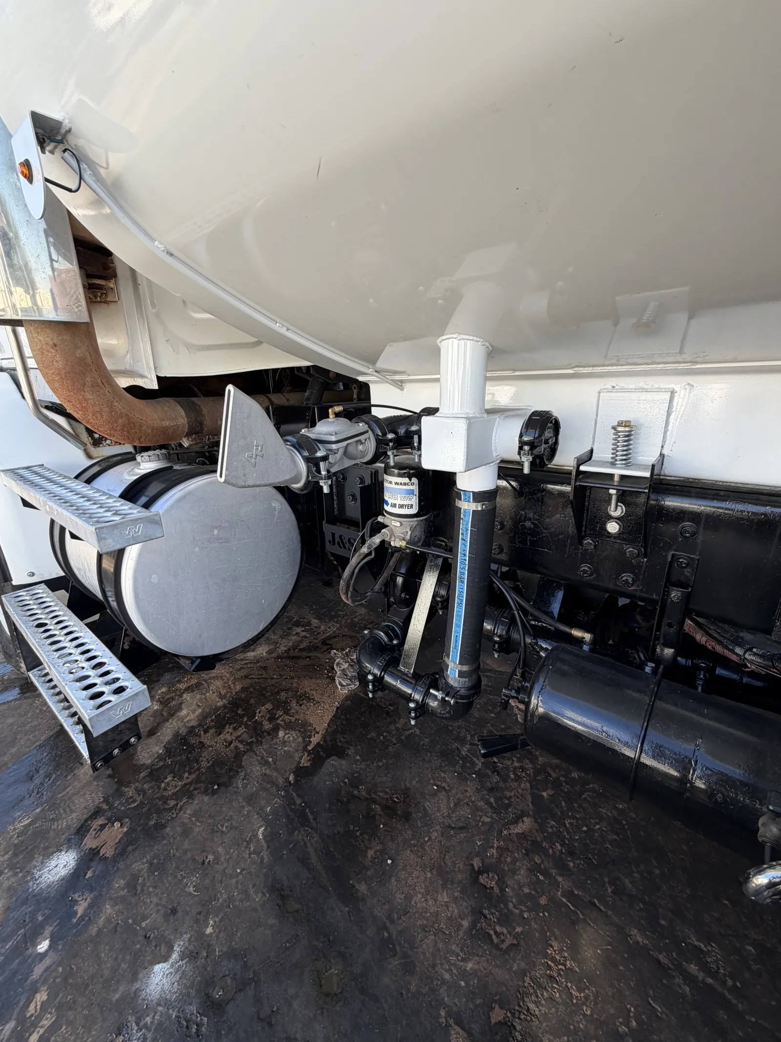 2006 WESTERN STAR WATER TRUCK 