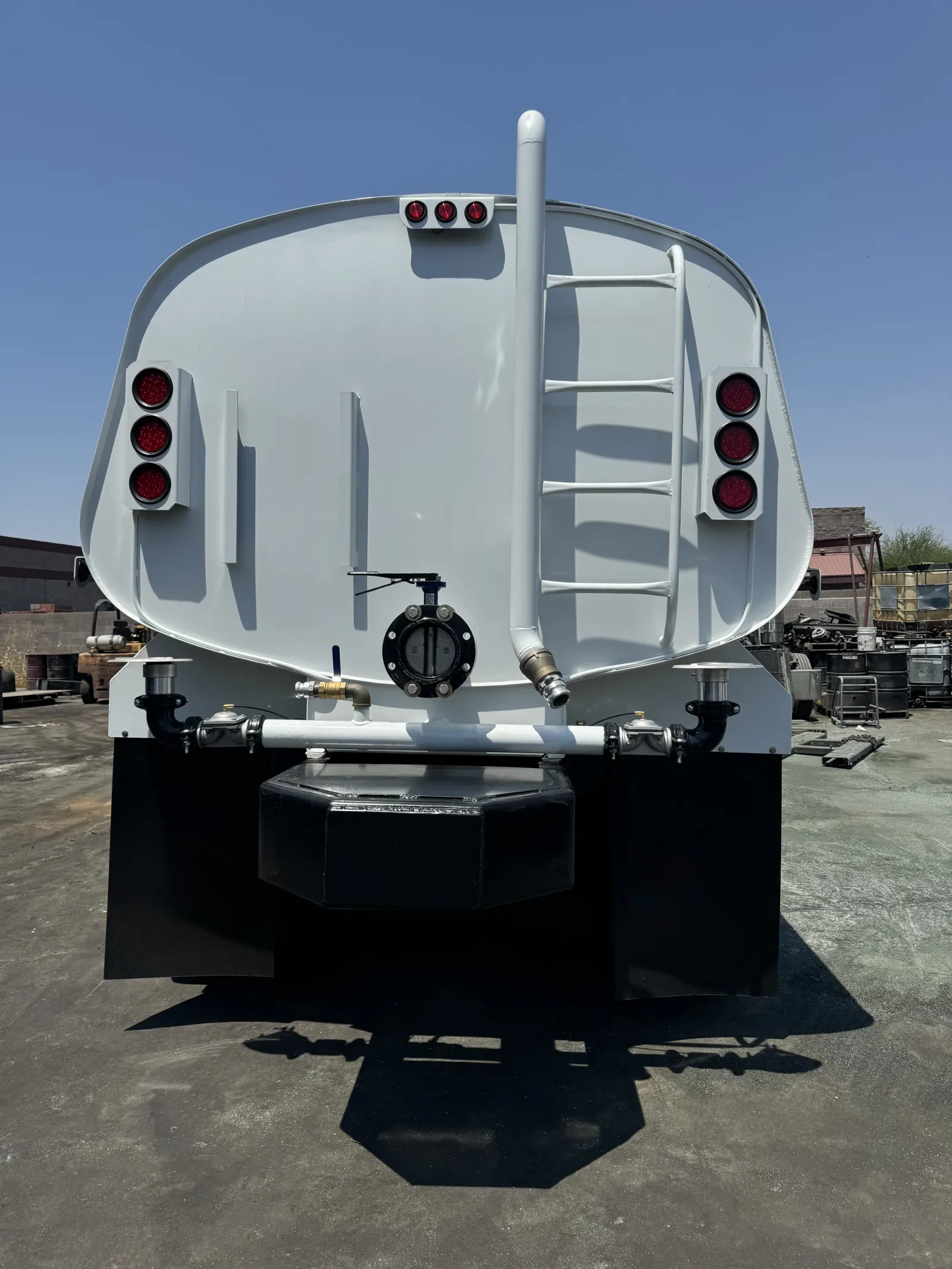 2016 INTERNATIONAL WATER TRUCK 