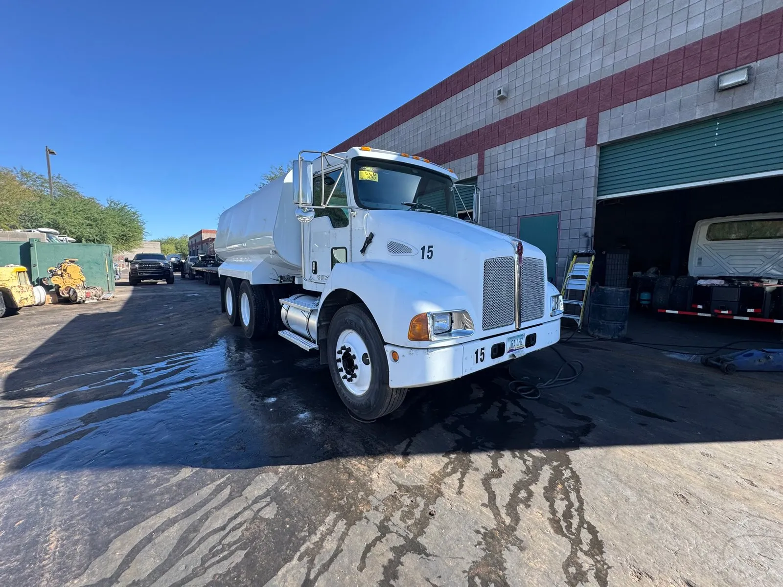 2006 KENWORTH T300 